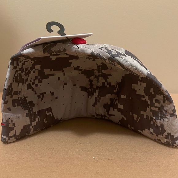 *NWT* Nike Georgia Bulldogs Football Team Issued PE Camo Fitted Hat - Picture 5 of 6